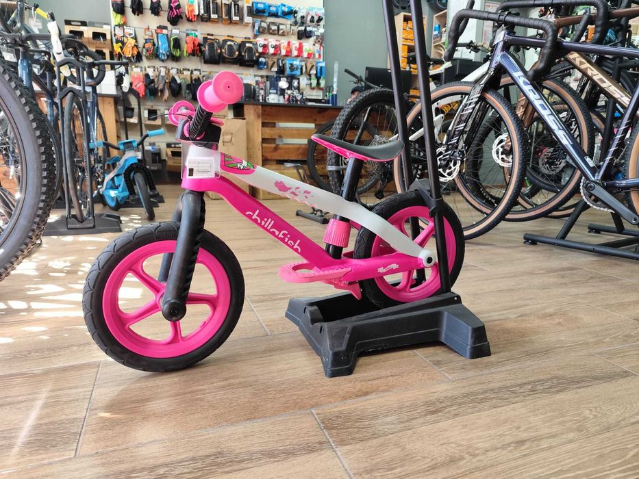 Bicicleta de copii de echilibru Chillafish  in stoc la Funky Sports