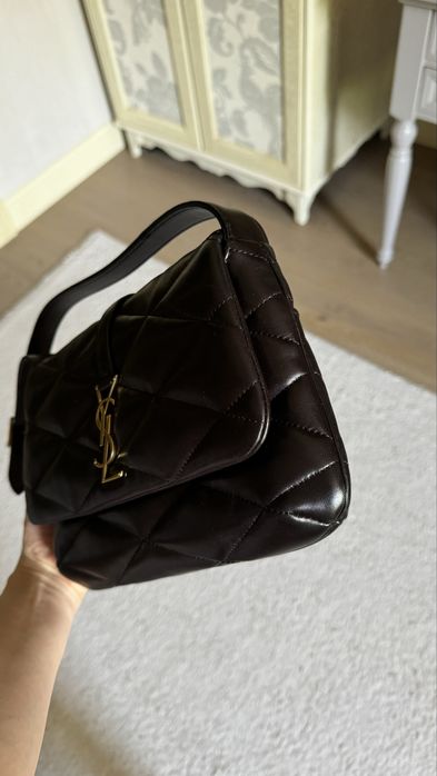 Saint Laurent (YSL) Loulou