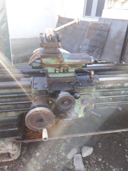 vând strung d I z 660 * 1500