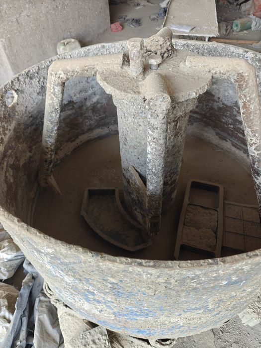 Бетоно мешалкалар сотилади.