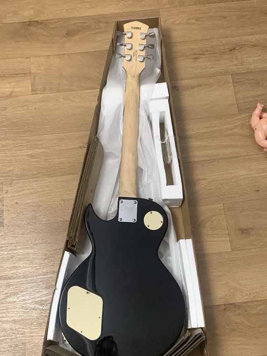 СРОЧНО!! Электрогитра cort classic rock 100