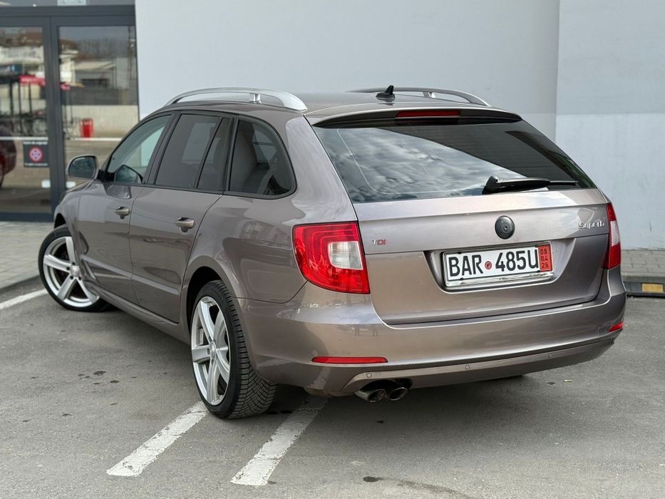 Vând skoda Superb 2011 motor 2.0 diesel dsg