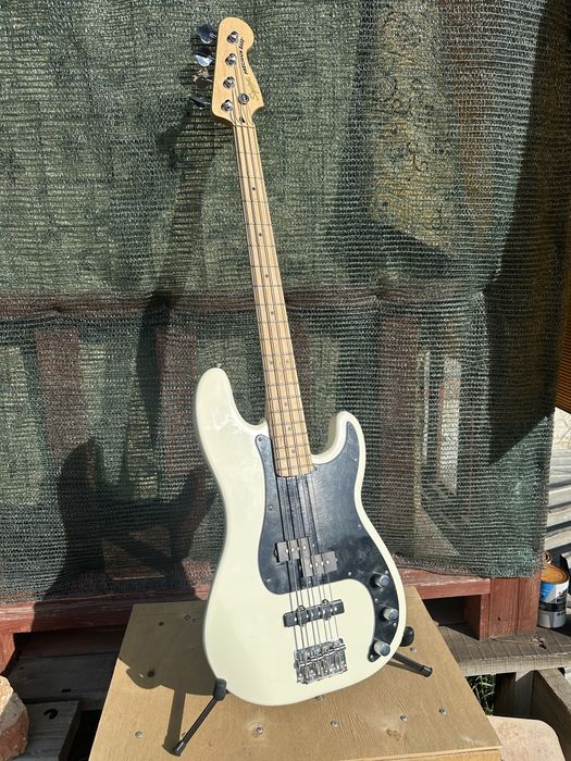 Бас гитара Squier Affinity Series Precision Bass