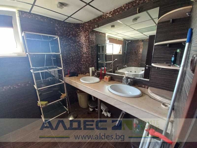 Дава се под наем Къща в Банкя - 241 кв.м за 1200 € - Снимка #14