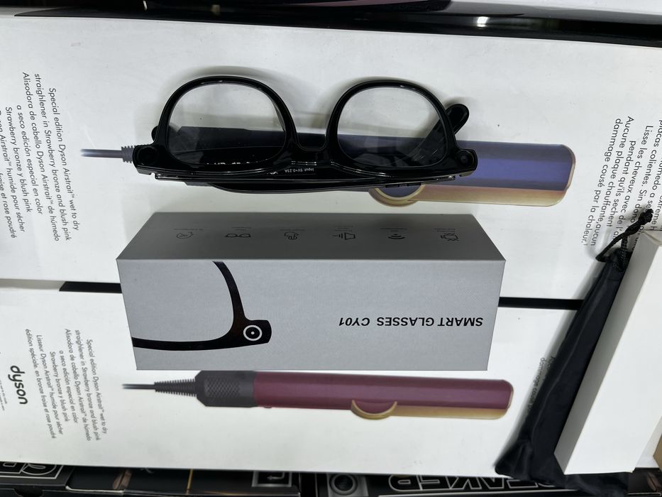 Смарт отчки встроенный камерой , запис все есть