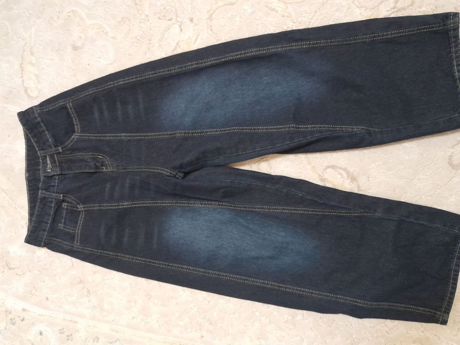 Джинсы с надписем