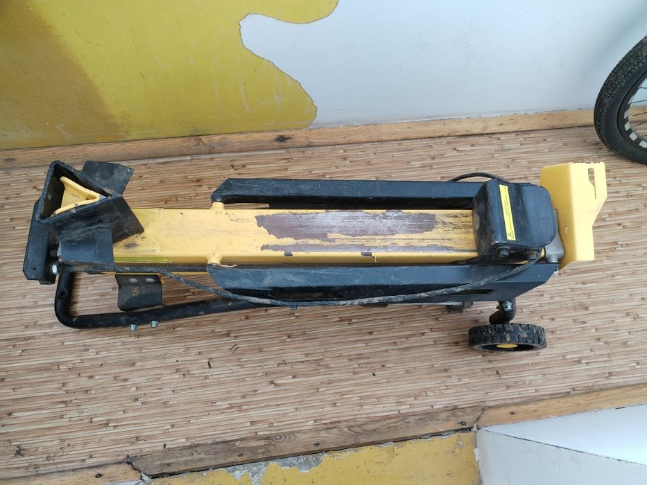 Продам дровокол 100000 т.  Сергей