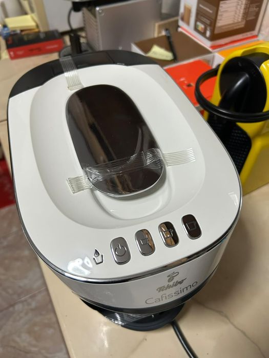 Vând apărat de cafea nou nouț nu este folosit deloc la 300 preț negociabil