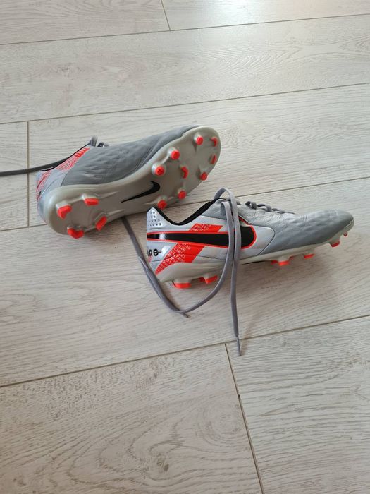 Оригинални Футболни обувки (бутонки) Nike Tiempo 38