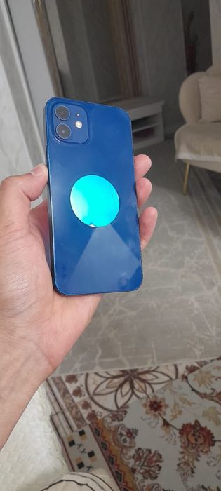 Продам Iphone 12