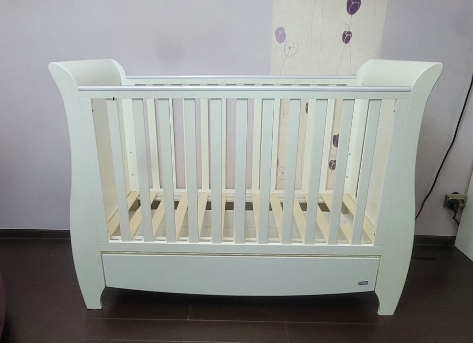 Pătuț evolutiv Tutti Bambini Katie 3 în 1 + salteaDescriere:
Vând pătu