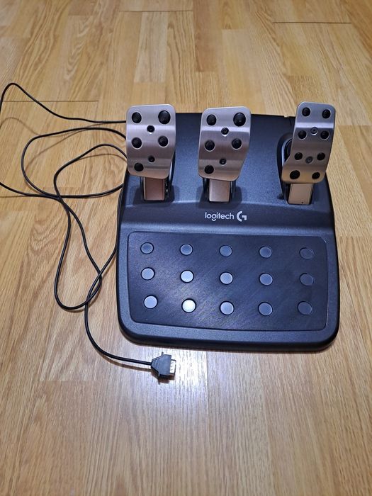 Volan Logitech g29 cu schimbător inclus
