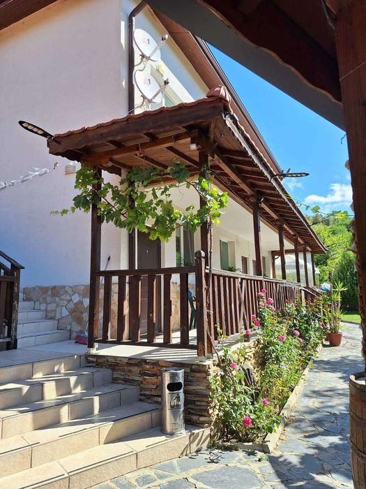 Продава къща в с. Ощава, общ. Сандански