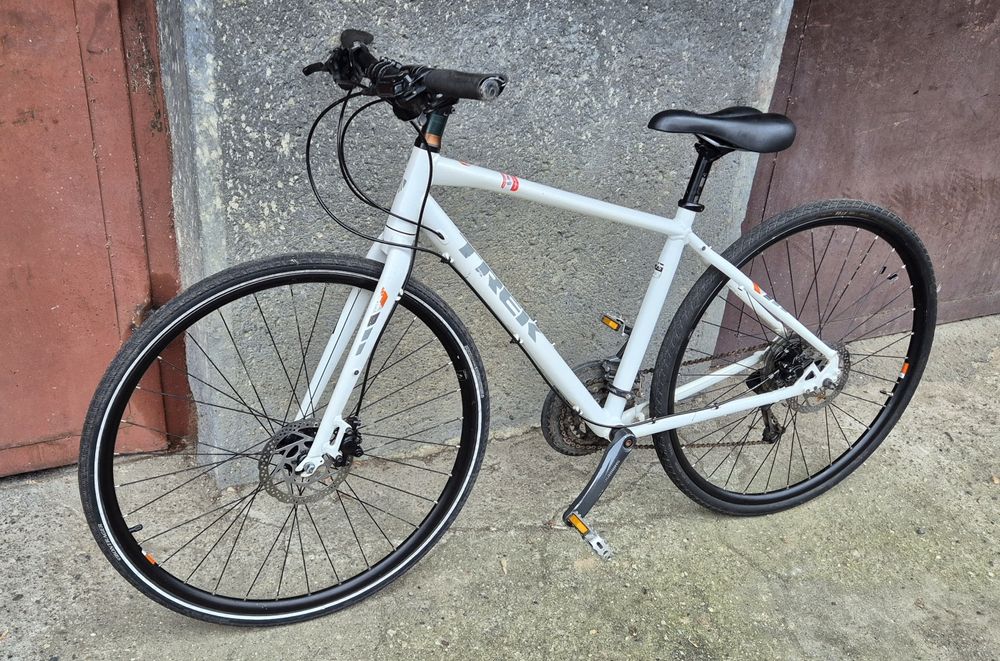 Bicicleta Trek Hybrid pe 28