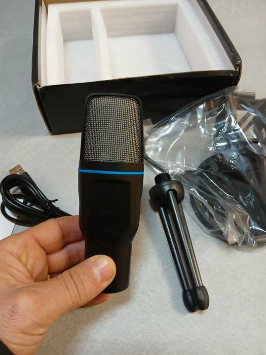 Microfon RGB Condensator pentru Podcast Studio - Transport Gratuit
