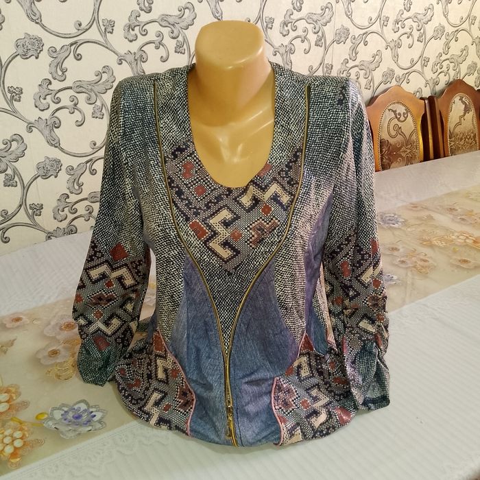 Школьные кофты и рубашки,юбки