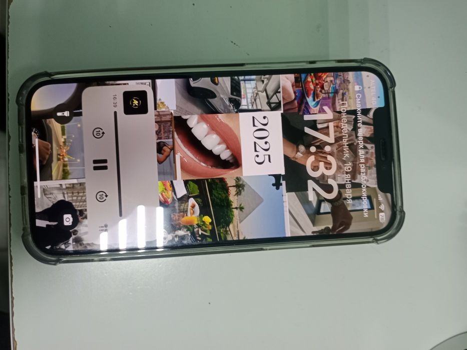 Айфон 12 про  в идеальном состоянии