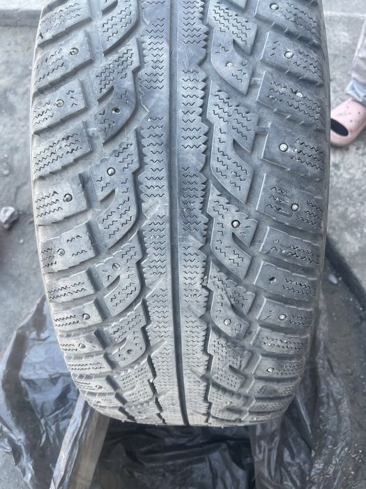 Продам шины зимние