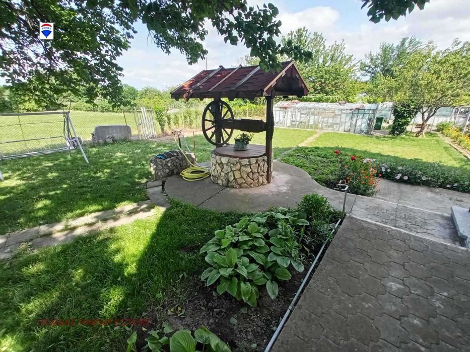 Къща на три етажа за продажба в гр. Мартен