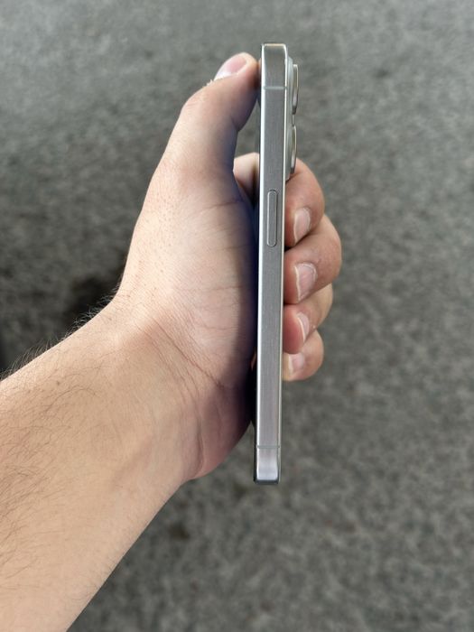 Iphone 15 Pro 128 Gb Kar/Dok Dual sim