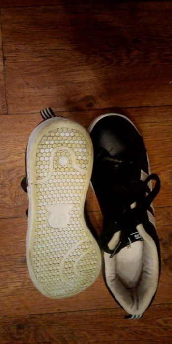 Продам кроссовки
