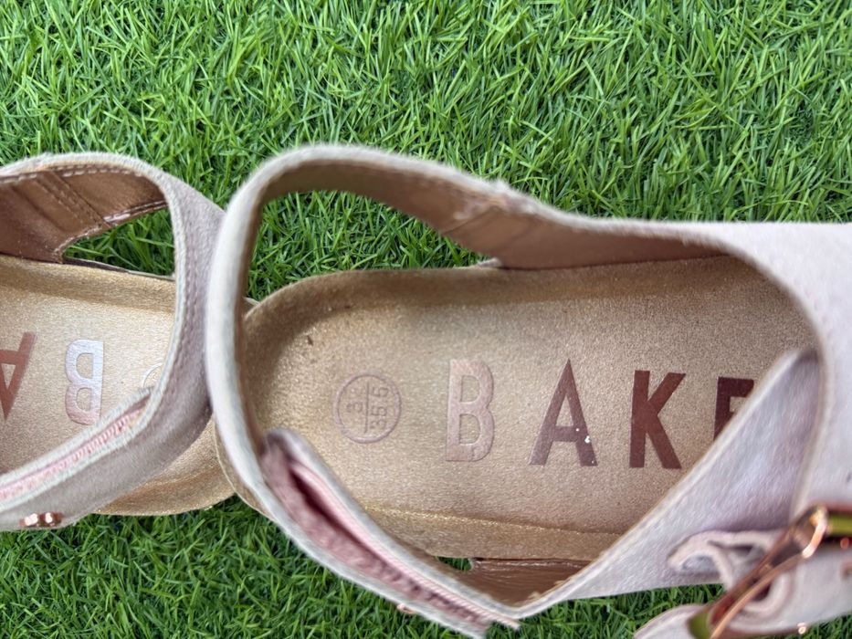 Ted baker номер 35.5 и 25.5 детски сандали