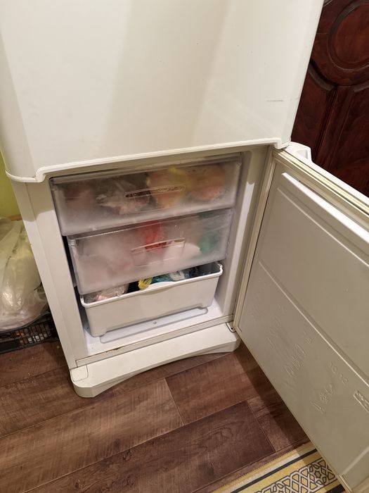 Холодильник Indesit