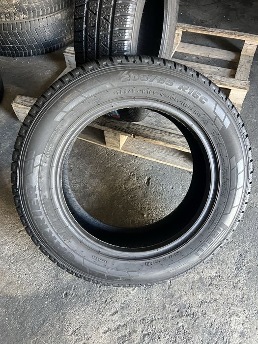 2 anvelope iarna 205/65/16C Pirelli 8 mm!