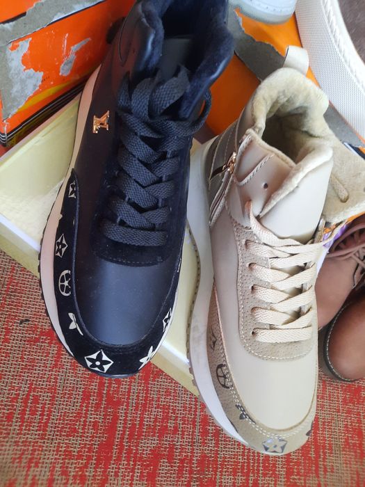 Продам обувь 7500т