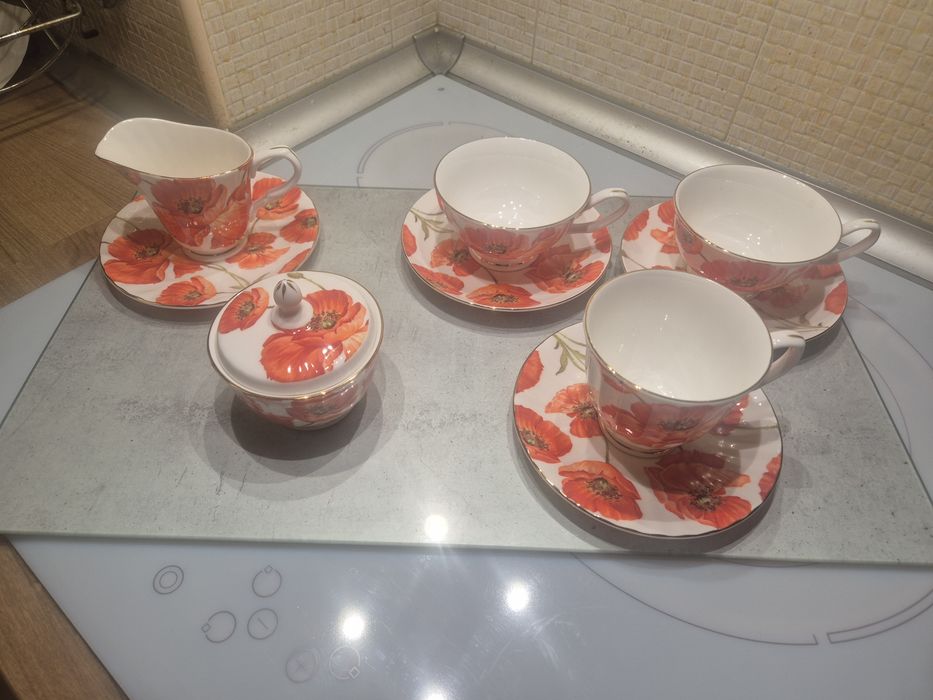 Сервиз за чай/кафе на макове