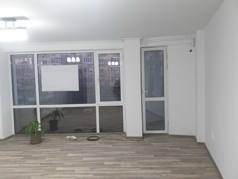 Spaiu birouri ULTRACENTRAL vedere stradala ,2 cam ,supraf vitrate