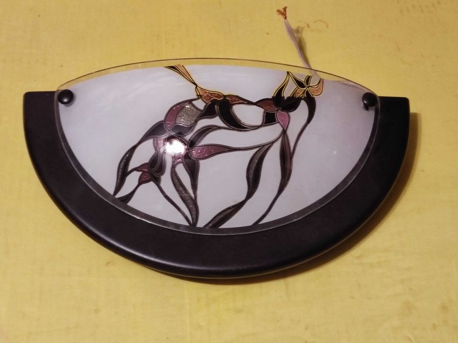 Стъклена стенна лампа- апликация -нова