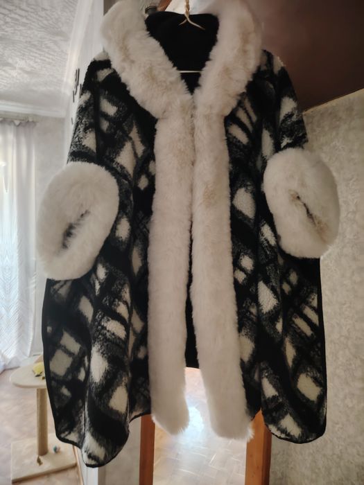 Продам эко шубу, пуховик, пончо.