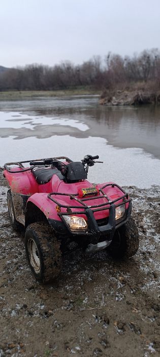 Vând atv honda 250