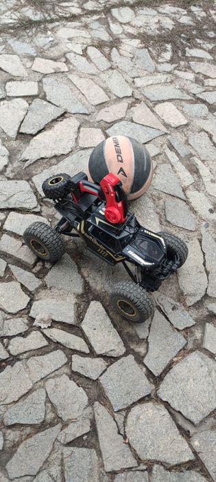 Машинка на радиоуправлении