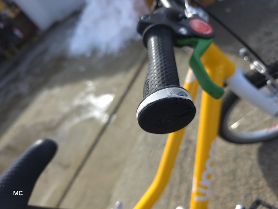 Bicicleta Woom 3 galbena