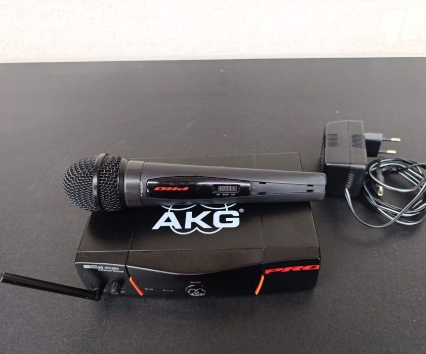 Set microfon și receiver AKG SR 40 PRO
