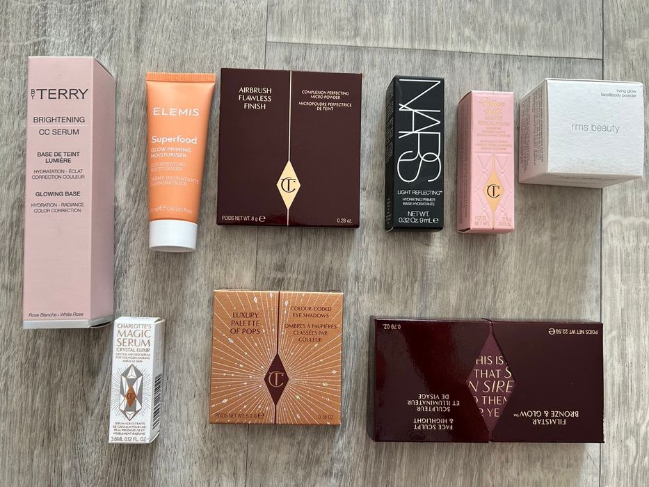 Палетки Hourglass Charlotte Tilbury и др.