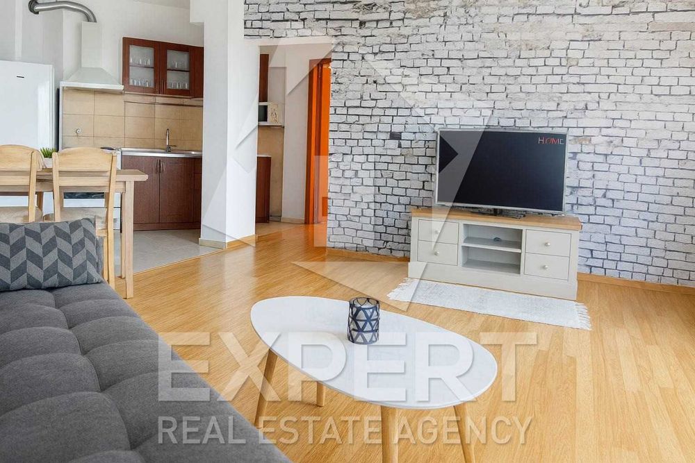 Дава се под наем Тристаен апартамент в Пловдив, Тракия - 92 кв.м за 598.23 € - Снимка #1