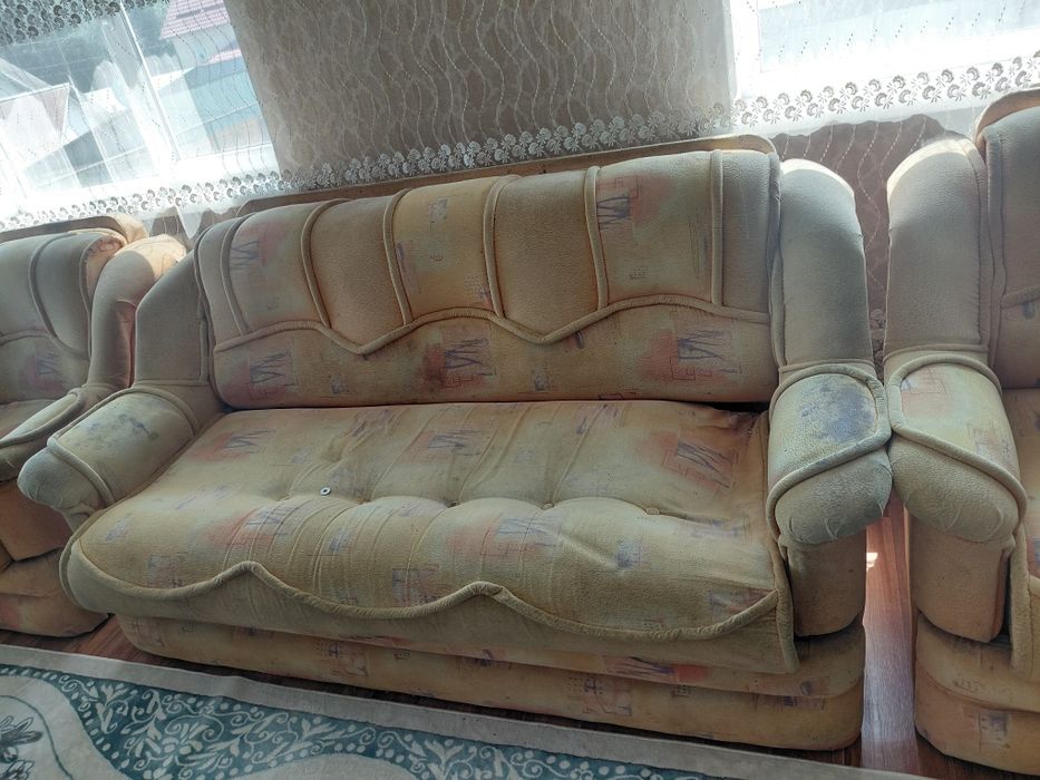 Продам диван и кресла