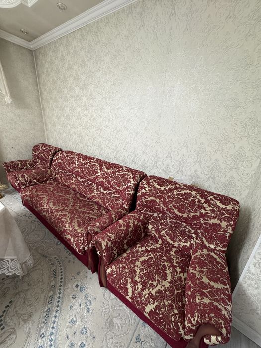 Срочно продам диван
