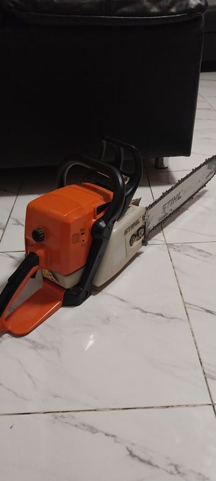 Vând sthil 290 în stare foarte bună