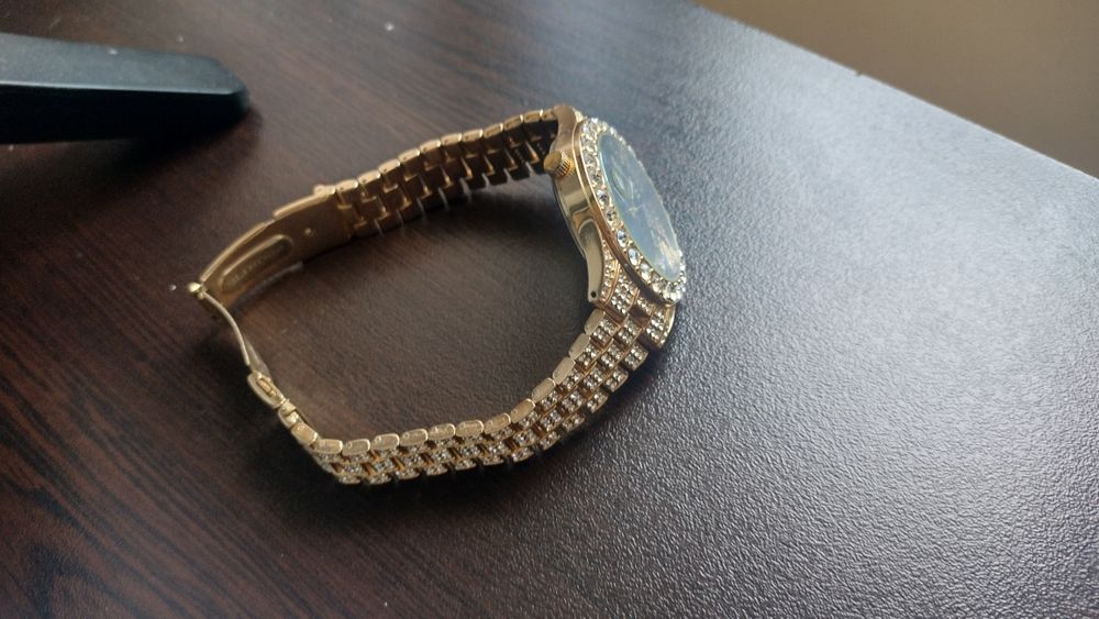 мъжки/женски златен часовник с цирконий