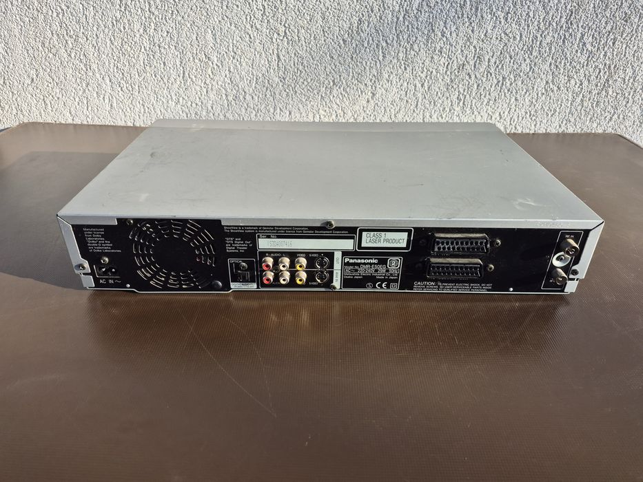 Vând DVD video Recorder marca Panasonic  model DMRE-50EG,made in japan