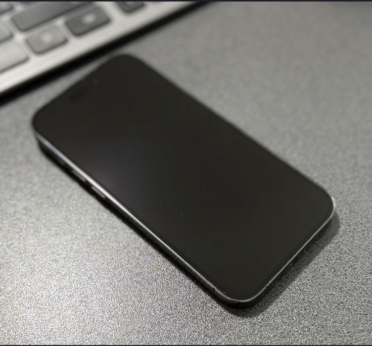 Vând iPhone 14 Pro - mov