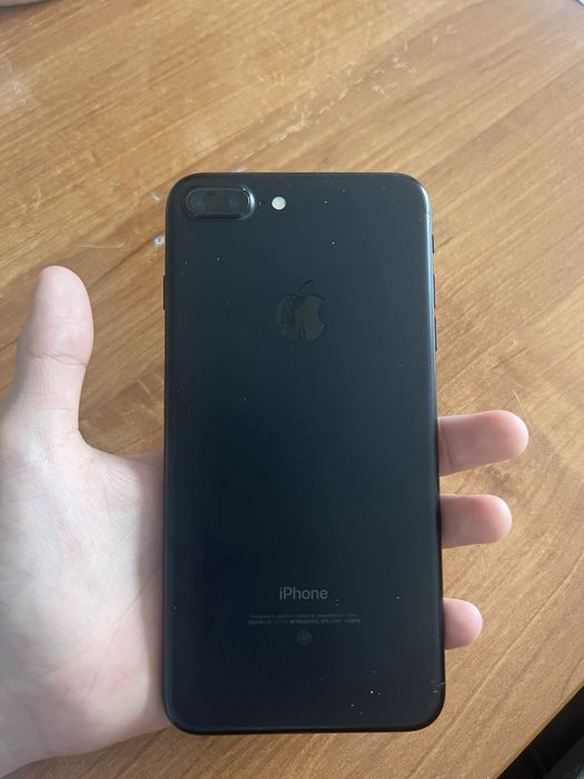 Айфон 7+ цвет чёрный