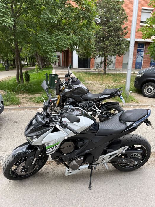 Мотоциклет Kawasaki Z800