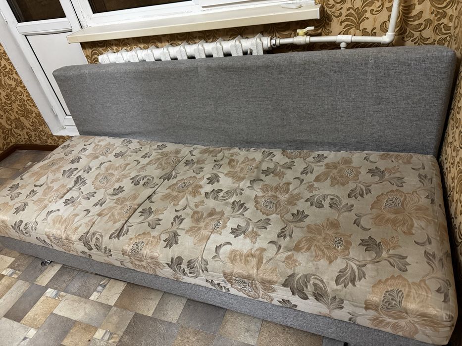 Тахта, диван, выдвижная