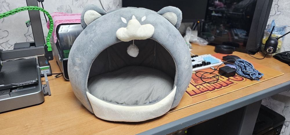 Домик для кошки.