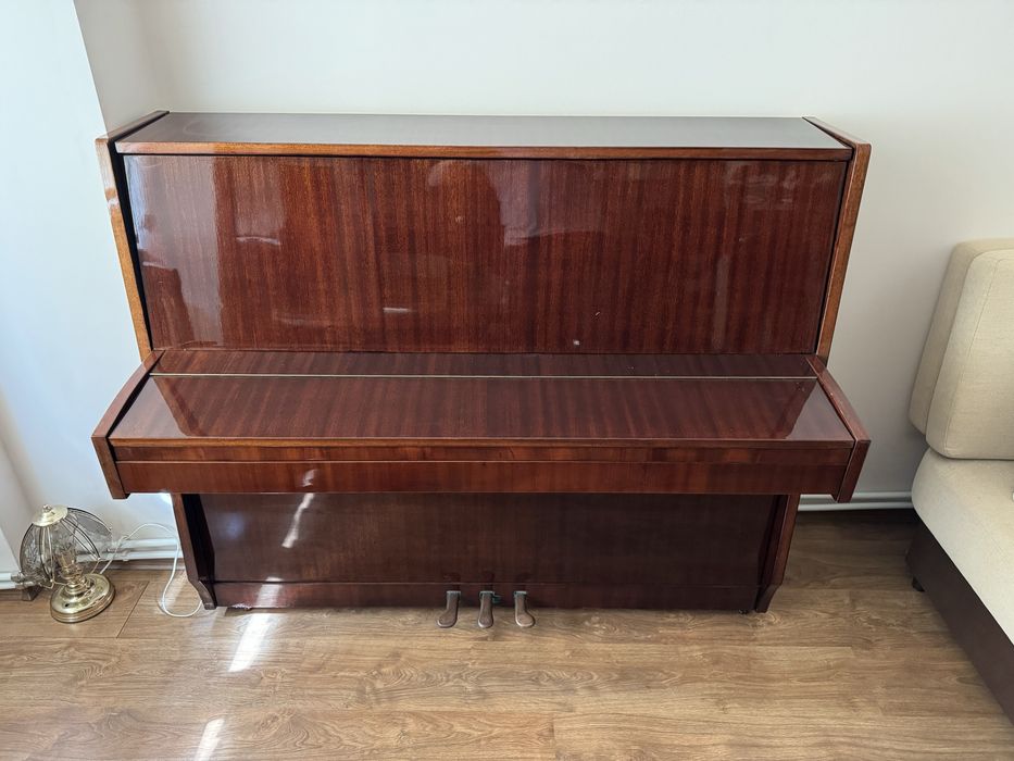 Пиано Чайковски 1976г. много добро сьстояни